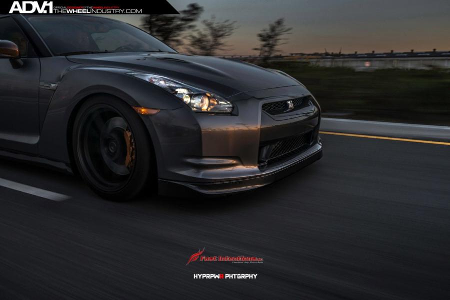  Nissan GT-R on ADV.1 Wheels (ADV50MV1SL) 2015 года  (фото 12 из 36)